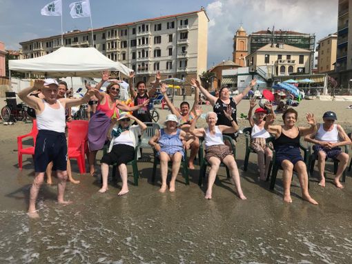 Gita al mare per gli ospiti della casa di riposo di Castagnole Monferrato, "Coniugi Valpreda Capitolo"