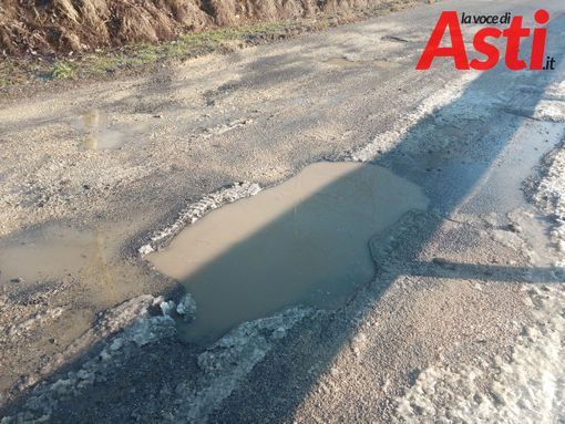 Strada dissestata in località Valle Manina Strada dissestata in località Valle Manina