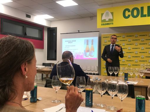 Viaggio sensoriale internazionale alla scoperta delle Bulles Roses al Mercato contadino di Asti