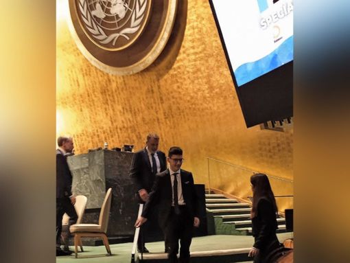 Indimenticabile esperienza all'ONU per uno studente dell'Artistico Alfieri Indimenticabile esperienza all'ONU per uno studente dell'Artistico Alfieri