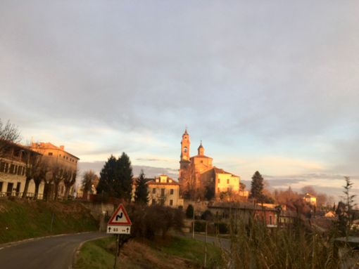 Torna il Walking Poetry a Piovà Massaia. Si attraversa Piovà leggendo poesie con un brioso accompagnamento musicale