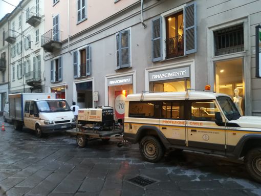 Alcune immagini degli interventi della Protezione Civile in corso Alfieri