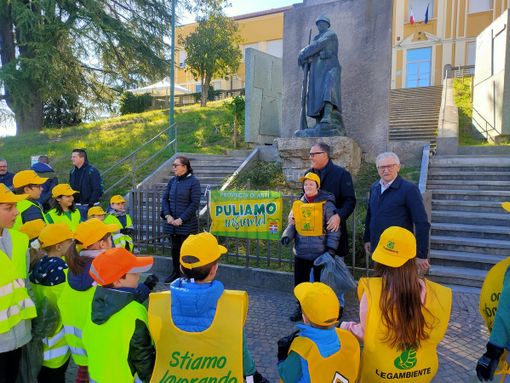 Costigliole: circa 70 partecipanti all'iniziativa "Puliamo Insieme" Costigliole: circa 70 partecipanti all'iniziativa "Puliamo Insieme"