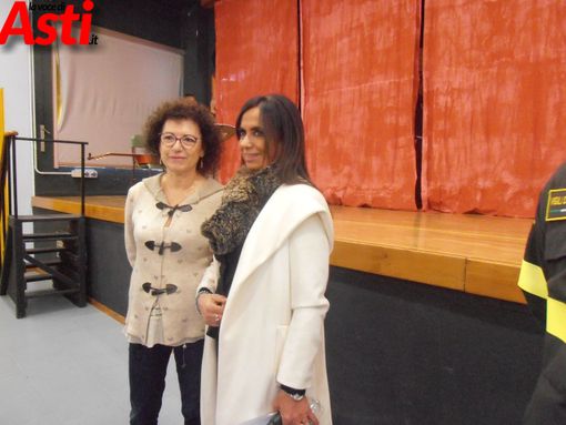 Silvana Nosenzo di Agar con la direttrice del carcere Giuseppina Piscioneri (I volti dei detenuti sono stati oscurati per motivi di sicurezza) Silvana Nosenzo di Agar con la direttrice del carcere Giuseppina Piscioneri (I volti dei detenuti sono stati oscurati per motivi di sicurezza)