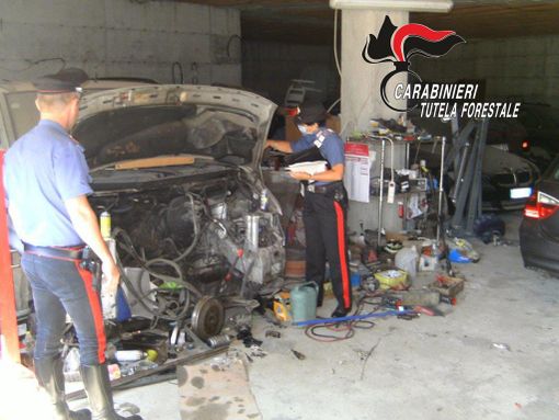 Nizza Monferrato, scoperta dai carabinieri forestali un'autofficina abusiva