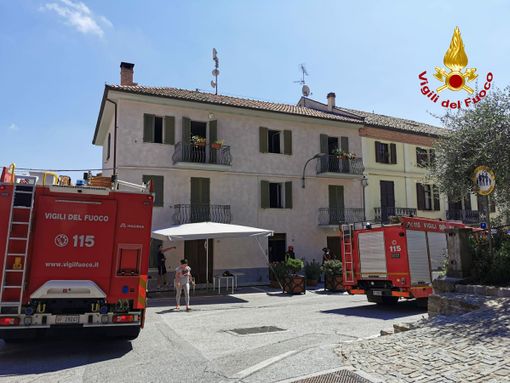 San Marzano Oliveto: prende fuoco la cucina di un alloggio. Nessun ferito