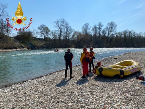 Nuovo gommone vigili del fuoco di Asti