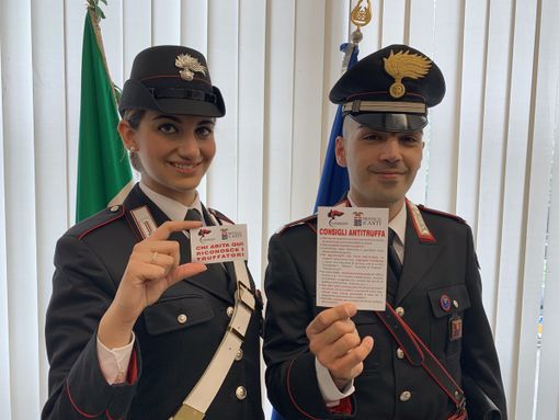 "Chi abita qui riconosce i truffatori": da oggi un adesivo da appendere sulla porta di casa per contrastare i reati di truffa "Chi abita qui riconosce i truffatori": da oggi un adesivo da appendere sulla porta di casa per contrastare i reati di truffa