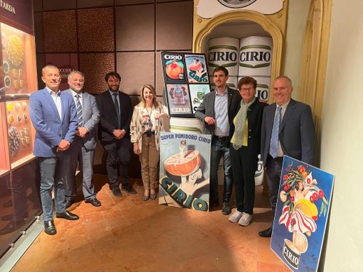 I sindaci di Nizza e Fontanile con autorità I sindaci di Nizza e Fontanile con autorità