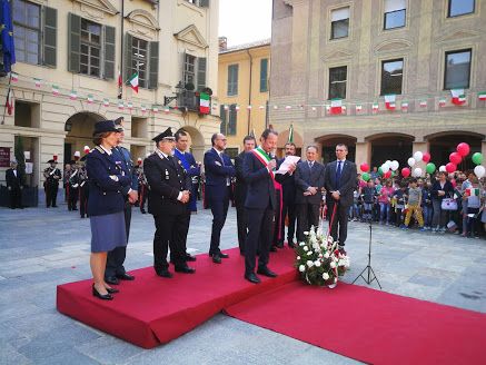 Un momento dei festeggiamenti del conferimento del titolo Città a San Damiano d'Asti