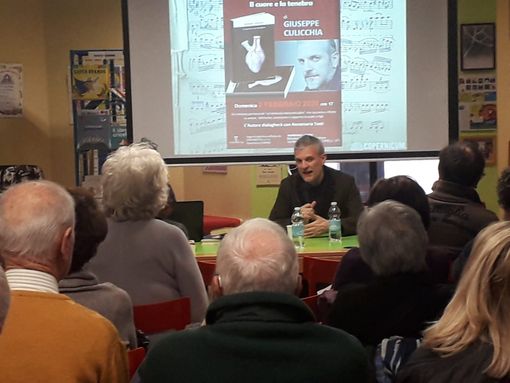 Giuseppe Culicchia incanta la Biblioteca Monticone di Canelli Giuseppe Culicchia incanta la Biblioteca Monticone di Canelli