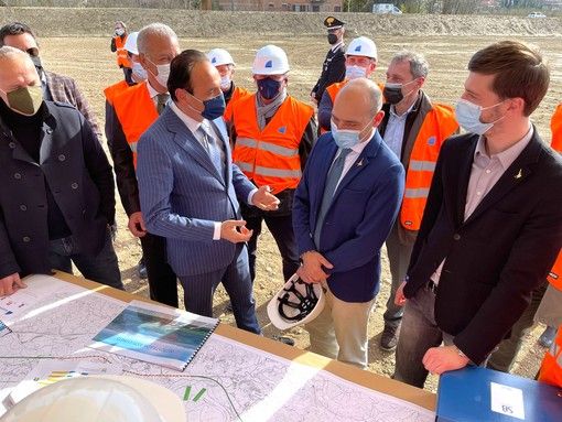 Asti-Cuneo, due anni per completare il lotto tra Cantina di Roddi e Verduno (VIDEO) Asti-Cuneo, due anni per completare il lotto tra Cantina di Roddi e Verduno (VIDEO)