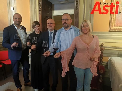 Il direttore Carbone, Flavia Fagotto, il presidente Barbero, il sindaco Rasero, l'assessore Bologna Il direttore Carbone, Flavia Fagotto, il presidente Barbero, il sindaco Rasero, l'assessore Bologna
