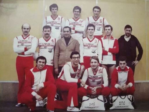 Una storica foto dell'Astense: Fabrizio Cassano è il secondo da sinistra della prima fila in basso