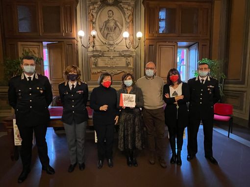 Sindaco Rasero e assessore Cotto con i vari relatori presenti al convegno sui diritti dell'infanzia Sindaco Rasero e assessore Cotto con i vari relatori presenti al convegno sui diritti dell'infanzia