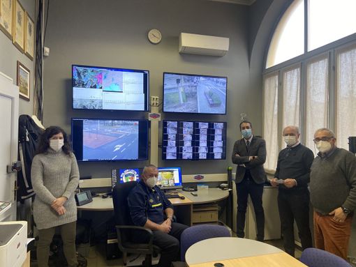 Il sindaco Lanzavecchia, il comandante Zoppini, l'assessore Gibelli presentano il progetto di videosorveglianza