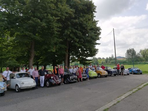 4° Memorial Renzo Delaude a Castelnuovo Belbo organizzato dalla Fiat Club 500 Alessandria 4° Memorial Renzo Delaude a Castelnuovo Belbo organizzato dalla Fiat Club 500 Alessandria