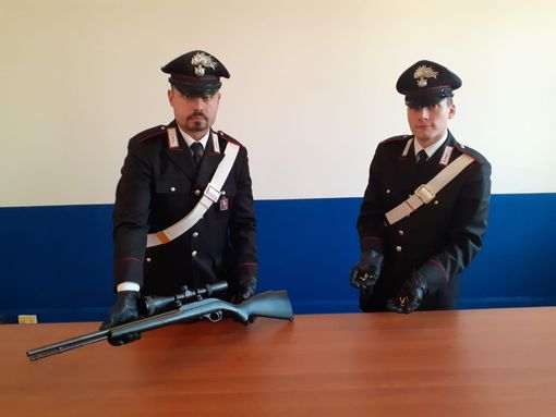 Asti: pluripregiudicato astigiano spara ad una vicina dopo una lite Asti: pluripregiudicato astigiano spara ad una vicina dopo una lite