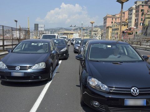 Bollino nero per la mobilità a Genova, attese 7mila auto dirette ai traghetti (TRAFFICO IN AGGIORNAMENTO) Bollino nero per la mobilità a Genova, attese 7mila auto dirette ai traghetti (TRAFFICO IN AGGIORNAMENTO)