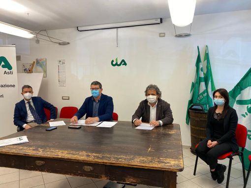 La Cia durante la conferenza stampa