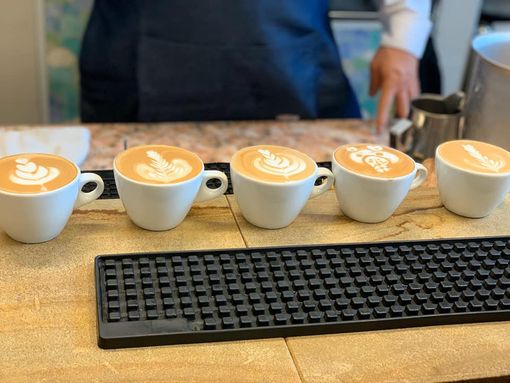 Interessante lezione su caffetteria e drink per gli studenti del Penna di San Damiano