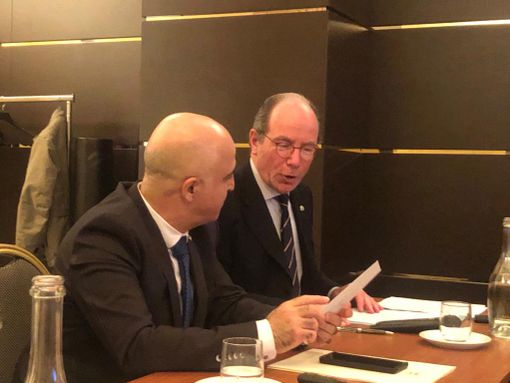 Una recente immagine dell'avvocato Florio insieme all'ambasciatore di Israele Una recente immagine dell'avvocato Florio insieme all'ambasciatore di Israele