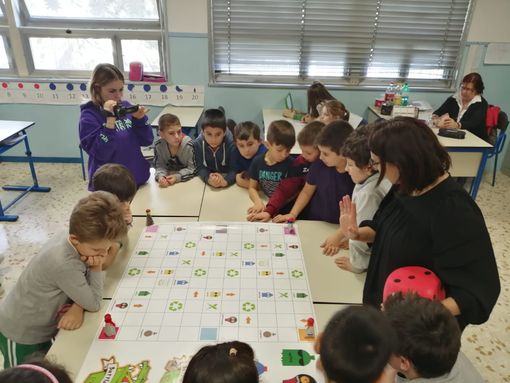 In classe con la Provincia per documentarsi sul riciclo dei rifiuti In classe con la Provincia per documentarsi sul riciclo dei rifiuti