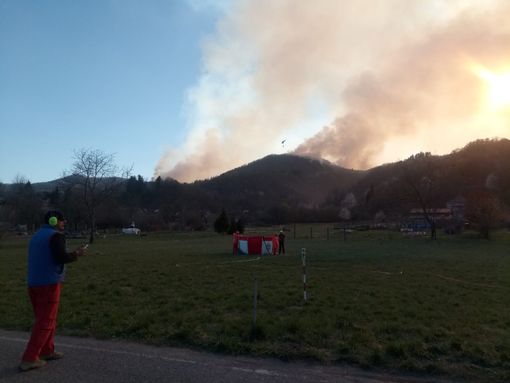 L'incendio di oggi in Valsesia L'incendio di oggi in Valsesia