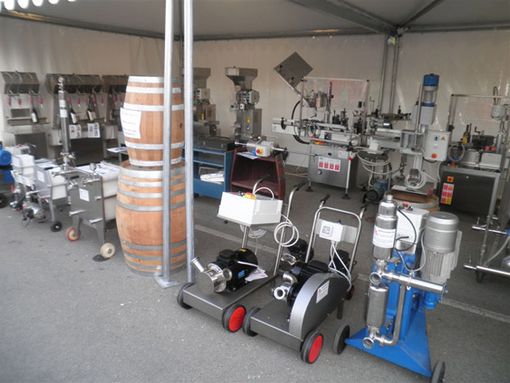 Scorcio di un'azienda enomeccanica di Canelli