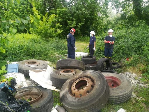 Rifiuti scaricati e abbandonati: doppio intervento della Protezione Civile di Asti
