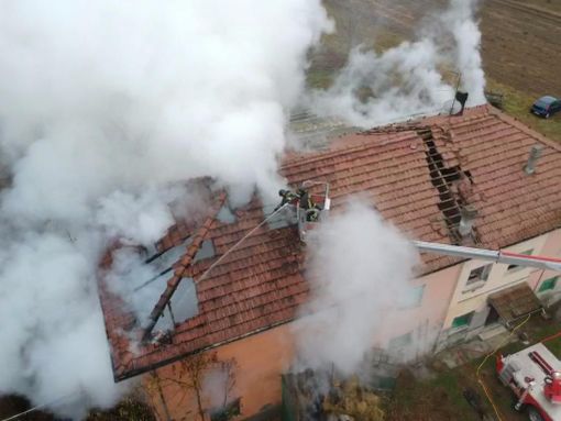 Incendio a Nizza: 4 squadre di vigili del fuoco impegnate. Ultimo aggiornamento