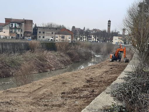 Lavori di manutenzione sul Belbo a Nizza Monferrato, zona centro città [VIDEO]