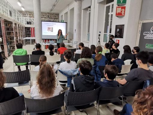 Successo per l'incontro con la pedagogista Licia Coppo alla Biblioteca Astense