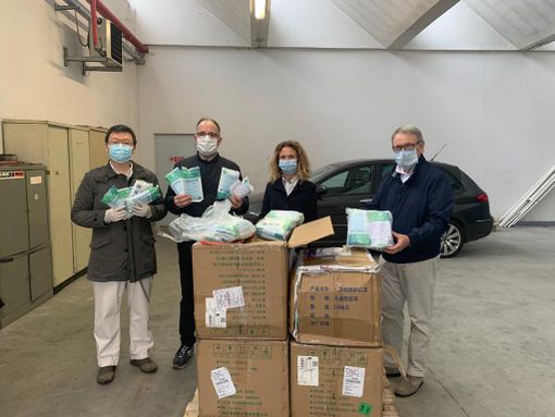 1000 mascherine al Comune di Asti dal sindaco di Nanyang e dall'a.d. della Way Assauto