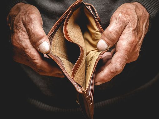 Debiti, il dolore di Adrien: “Non ho nulla, mi arrivano cartelle esattoriali da 140mila euro da pagare in cinque giorni”