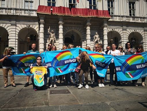 Mercatone Uno, presidio davanti a Palazzo Civico dei lavoratori piemontesi: &quot;Appendino si faccia intermediario con il Mise&quot;