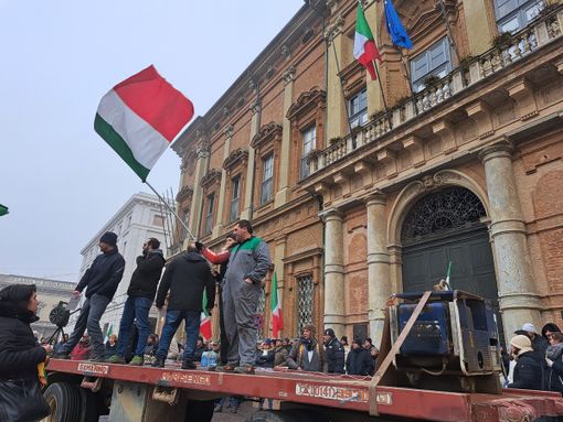 Alcune immagini della protesta ad Alessandria che vede coinvolti anche molti agricoltori astigiani Alcune immagini della protesta ad Alessandria che vede coinvolti anche molti agricoltori astigiani