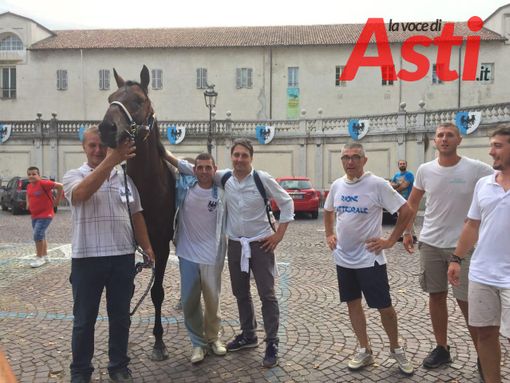 &quot;Dino uno di noi!&quot;: gioia e commozione per il Rione Cattedrale, vincitore del Palio 2019 (FOTO E VIDEO)