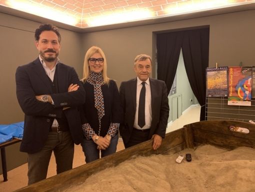 il presidente Pierluigi Vaccaneo, il vicesindaco vicario Laura Capra e il presidente ACA Giuliano Viglione il presidente Pierluigi Vaccaneo, il vicesindaco vicario Laura Capra e il presidente ACA Giuliano Viglione