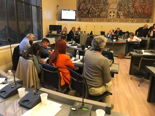 LA seduta di ieri sera LA seduta di ieri sera