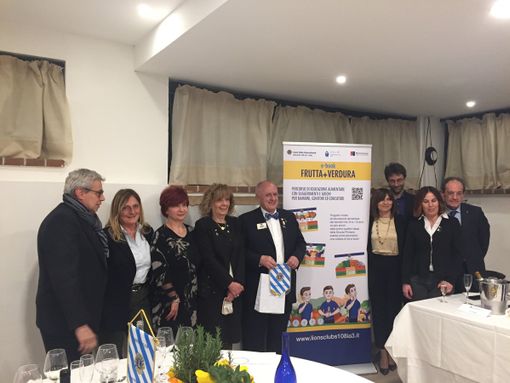 Sette tablet per la primaria di Costigliole d'Asti dal Lions Club e una raccolta fondi per l'Ucraina