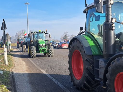 Trattori, prosegue la protesta. Domani al presidio di Asti atteso il vicepresidente Carosso