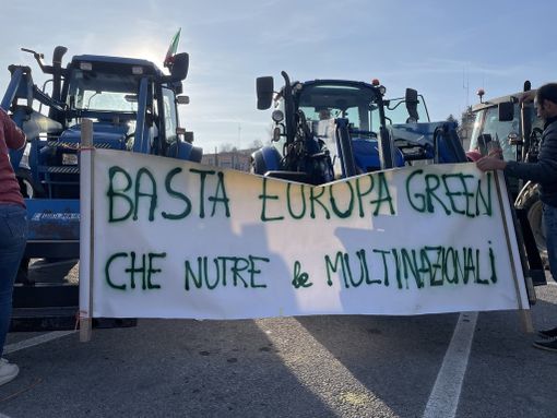 I trattori in un'analoga protesta a Mondovì(TargatoCn)