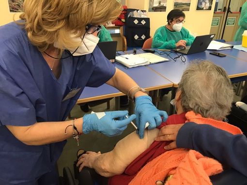 Quarta dose per over 80 e anziani in Rsa, Cirio promette: &quot;Vaccineremo tutti entro il 31 maggio&quot; (VIDEO)