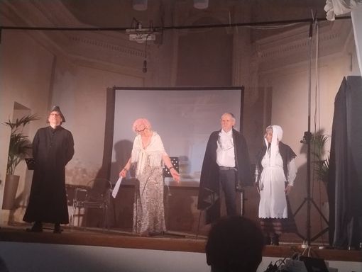 Successo per la "Compagnia del Cenacolo tutto Alfieri" a Castagnole Lanze