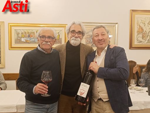 Il maestro Beppe Vessicchio al centro (a sinistra l'enologo Olivieri, a destra il presidente Porzio) Il maestro Beppe Vessicchio al centro (a sinistra l'enologo Olivieri, a destra il presidente Porzio)