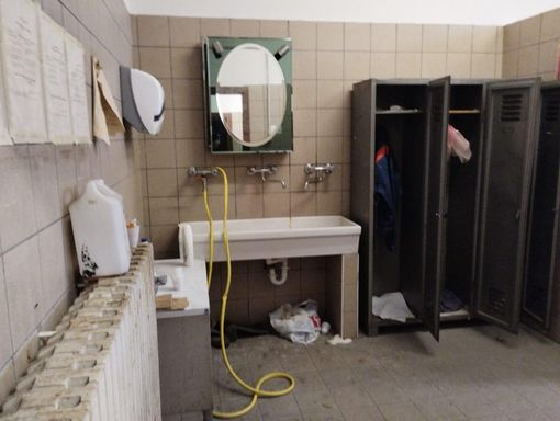 Degrado e incuria nei locali dell'ex Macello, la minoranza va all'attacco Degrado e incuria nei locali dell'ex Macello, la minoranza va all'attacco