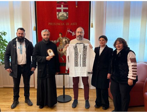 Si rafforza il legame tra Astigiano e comunità romena del territorio. Una delegazione ricevuta in Provincia Si rafforza il legame tra Astigiano e comunità romena del territorio. Una delegazione ricevuta in Provincia