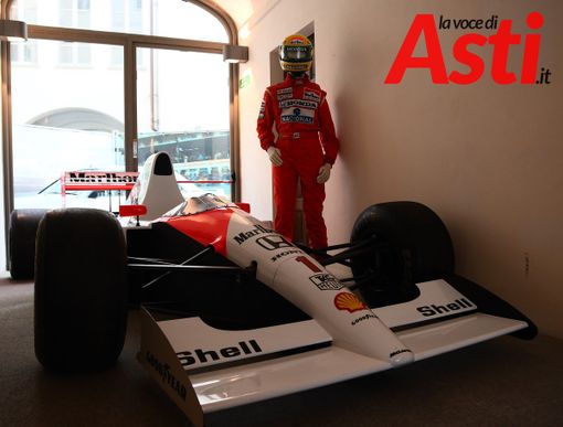 È arrivato il grande giorno. Da oggi al 14 aprile sarà visitabile la mostra &quot;Ayrton Senna 25”