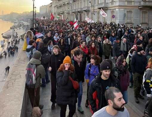 Scontri a Torino, FdI condanna le violenze e attacca: la sinistra prenda le distanze